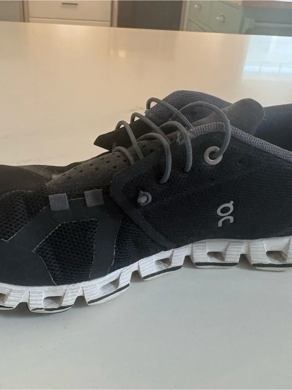 On Running Men's Athletic Shoes in Black and Gray
